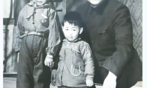 两个月宝宝大便黏糊糊的怎么回事-两个月宝宝大便稠图网 :分享两个月宝宝大便粘稠膏状金黄-两个月宝宝大便有粘液图片知识